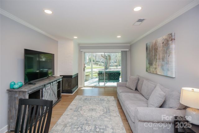 2524 Stradbrook Drive, Charlotte, NC 28210