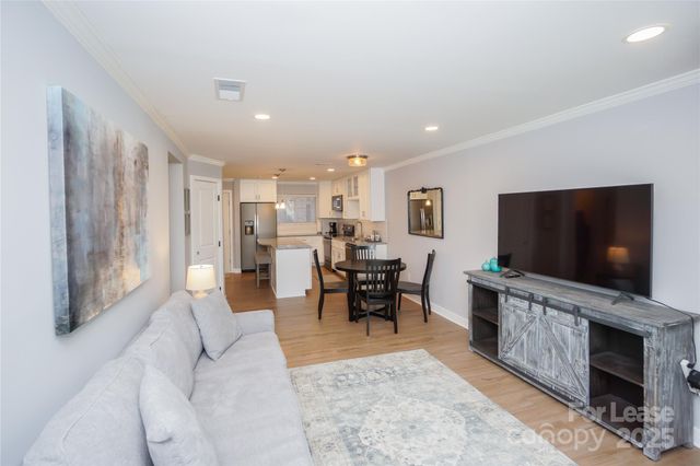 2524 Stradbrook Drive, Charlotte, NC 28210