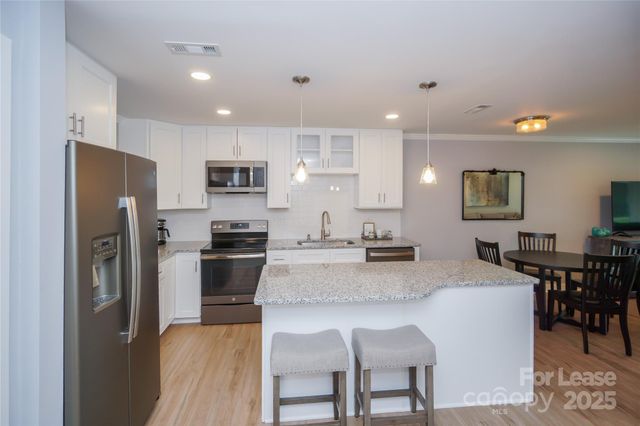 2524 Stradbrook Drive, Charlotte, NC 28210