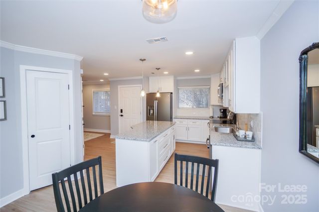 2524 Stradbrook Drive, Charlotte, NC 28210