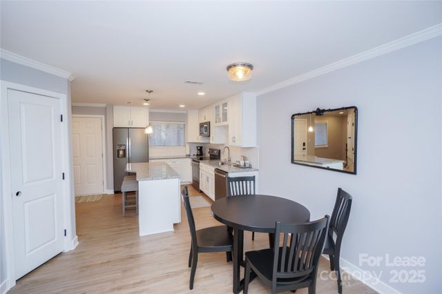 2524 Stradbrook Drive, Charlotte, NC 28210