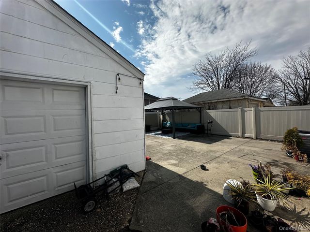 24116 148th Road, Rosedale, NY 11422