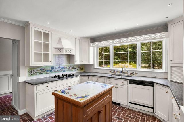 7 E CENTENNIAL DR, Medford, NJ 08055