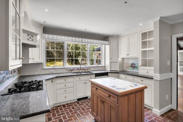7 E CENTENNIAL DR, Medford, NJ 08055