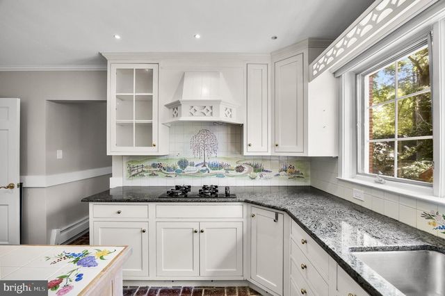 7 E CENTENNIAL DR, Medford, NJ 08055