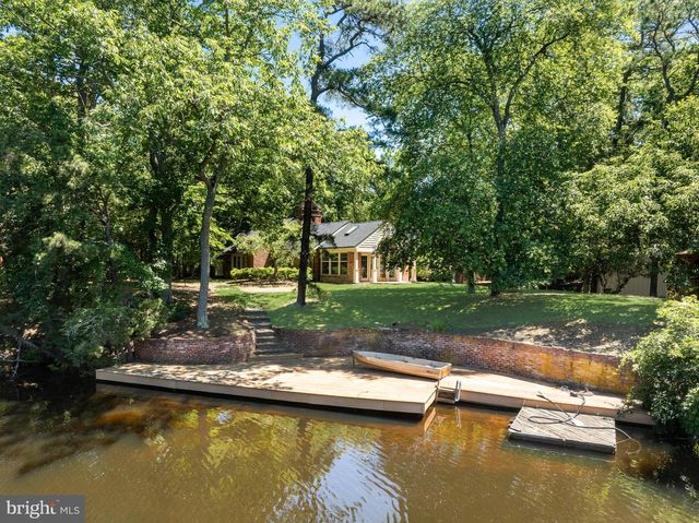 7 E CENTENNIAL DR, Medford, NJ 08055