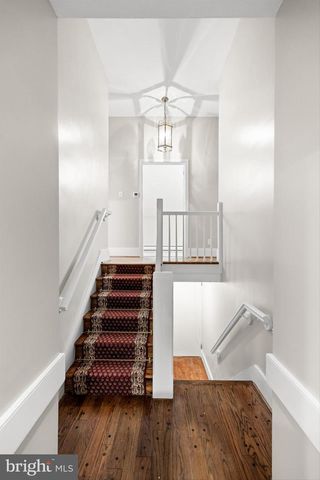 7 E CENTENNIAL DR, Medford, NJ 08055