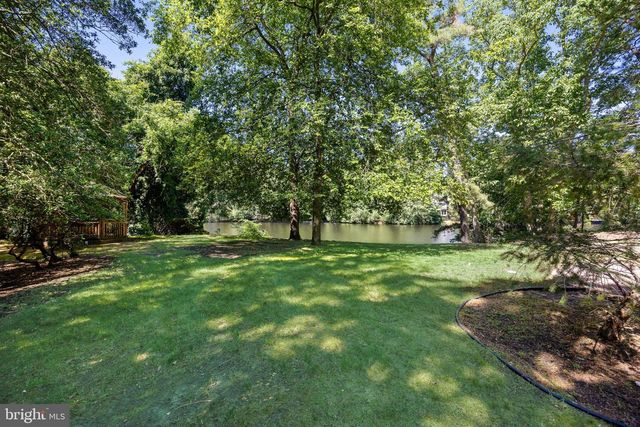 7 E CENTENNIAL DR, Medford, NJ 08055