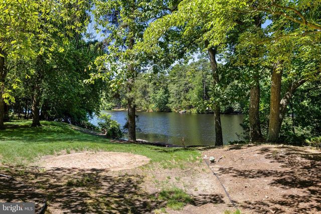 7 E CENTENNIAL DR, Medford, NJ 08055