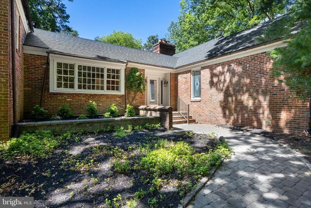 7 E CENTENNIAL DR, Medford, NJ 08055