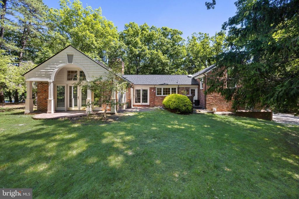 7 E CENTENNIAL DR, Medford, NJ 08055