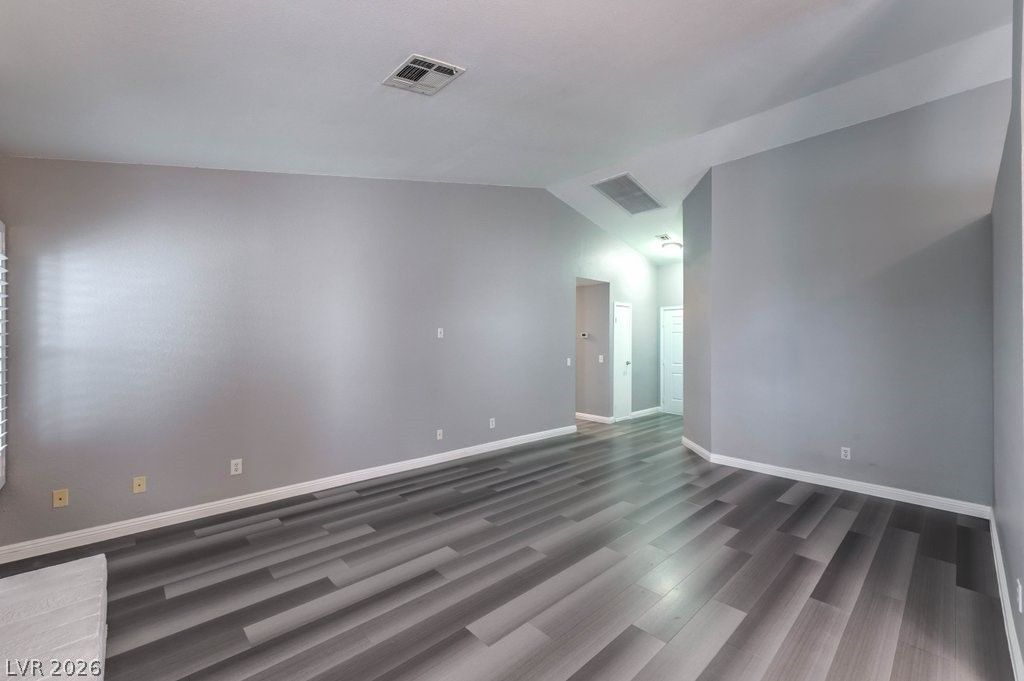 Image 10 of property listing at 927 Anchor Drive, Henderson, NV 89015