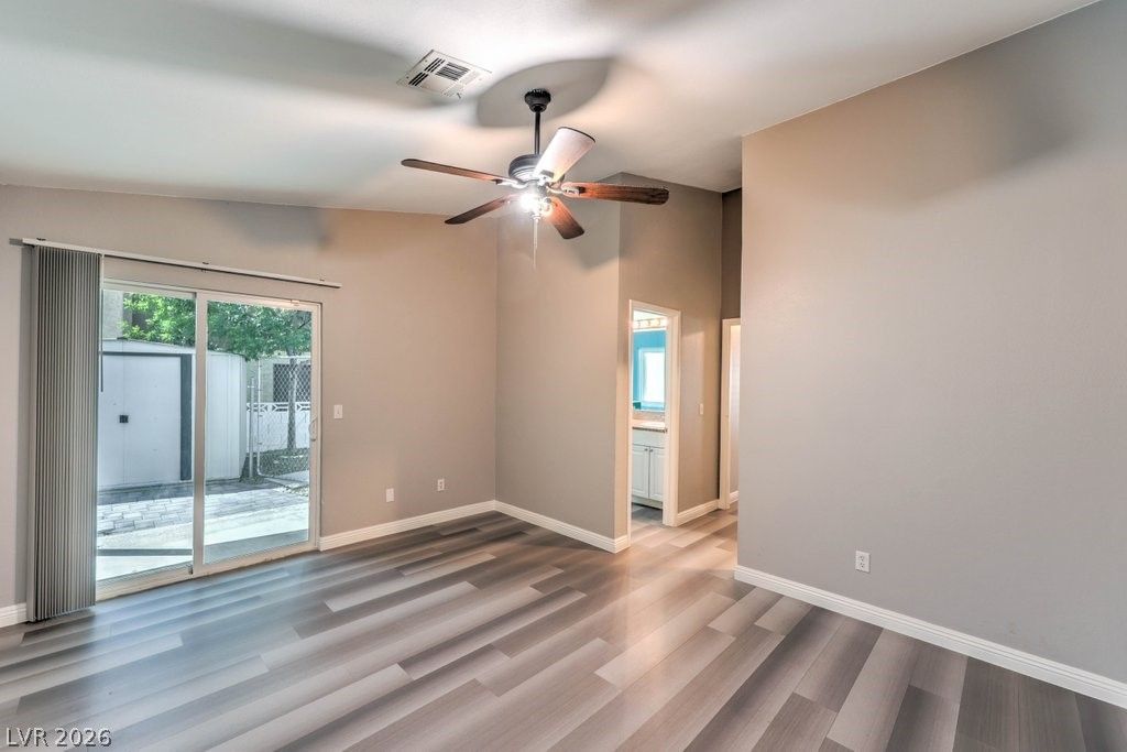 Image 16 of property listing at 927 Anchor Drive, Henderson, NV 89015