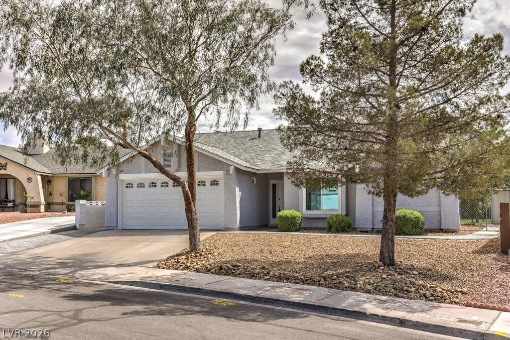 Image 2 of property listing at 927 Anchor Drive, Henderson, NV 89015