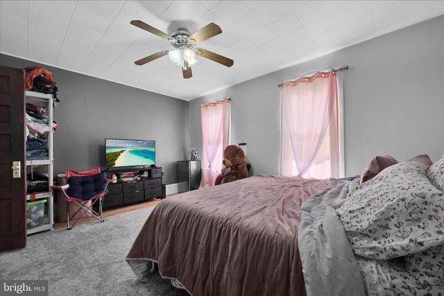 23 COAL ST, Port Carbon, PA 17965