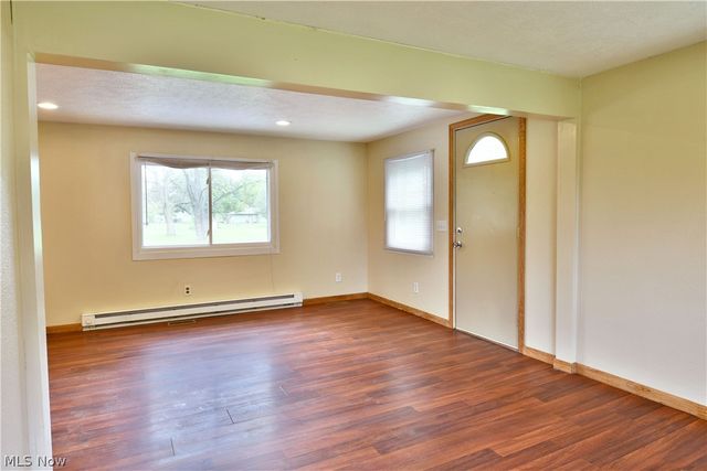 800 N Leavitt Road, Leavittsburg, OH 44430
