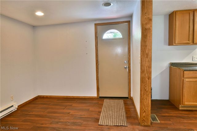 800 N Leavitt Road, Leavittsburg, OH 44430