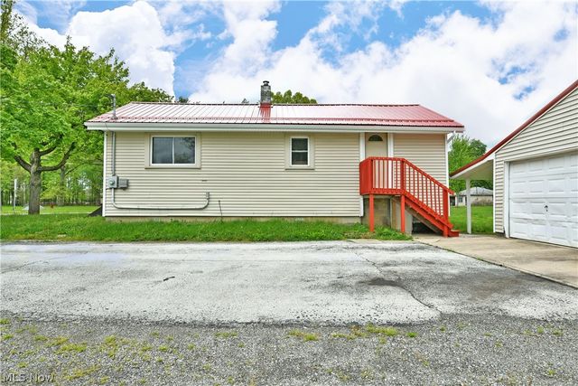 800 N Leavitt Road, Leavittsburg, OH 44430