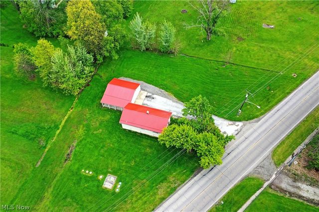 800 N Leavitt Road, Leavittsburg, OH 44430
