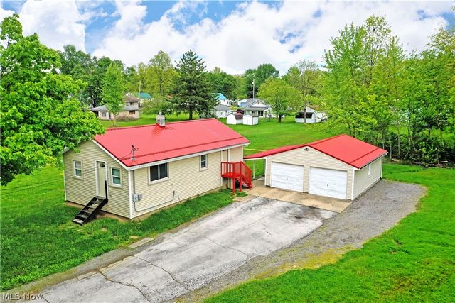 800 N Leavitt Road, Leavittsburg, OH 44430