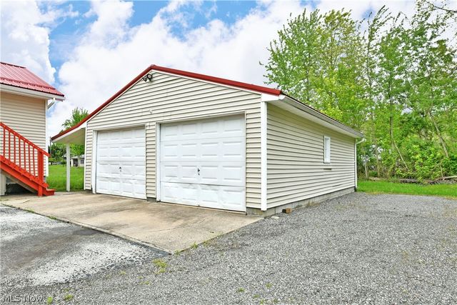 800 N Leavitt Road, Leavittsburg, OH 44430