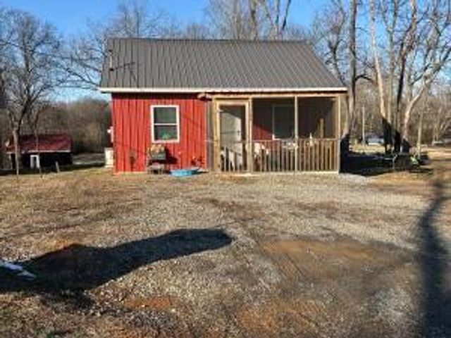 128 County Road 882, Etowah, TN 37331