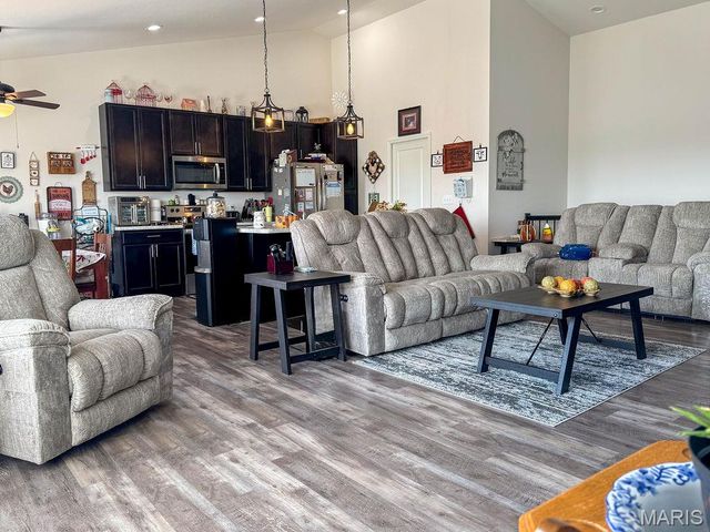 1061 Providence Way, Herculaneum, MO 63048