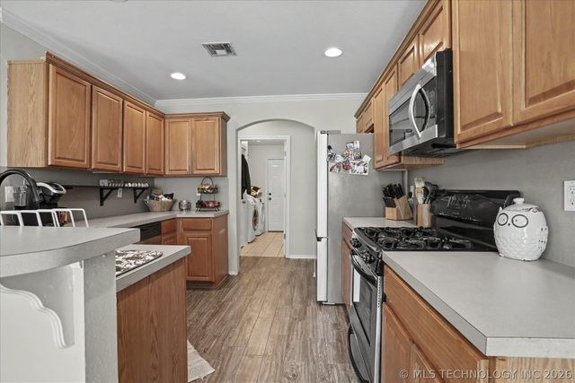 1321 S 214th West Avenue, Sand Springs, OK 74063