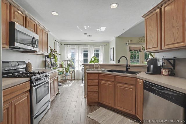 1321 S 214th West Avenue, Sand Springs, OK 74063