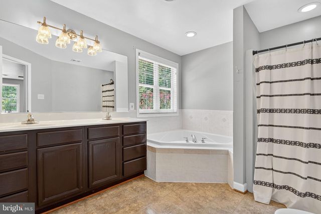 124 FAWN HILLS DR, Fredericksburg, VA 22407