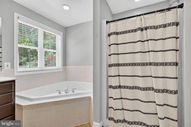 124 FAWN HILLS DR, Fredericksburg, VA 22407