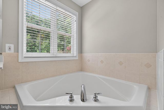 124 FAWN HILLS DR, Fredericksburg, VA 22407