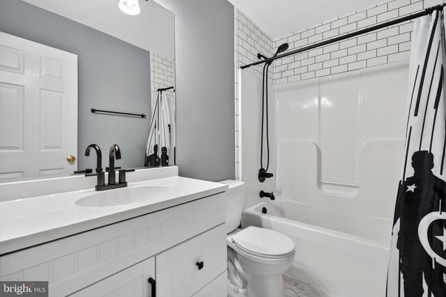 124 FAWN HILLS DR, Fredericksburg, VA 22407
