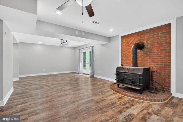 124 FAWN HILLS DR, Fredericksburg, VA 22407