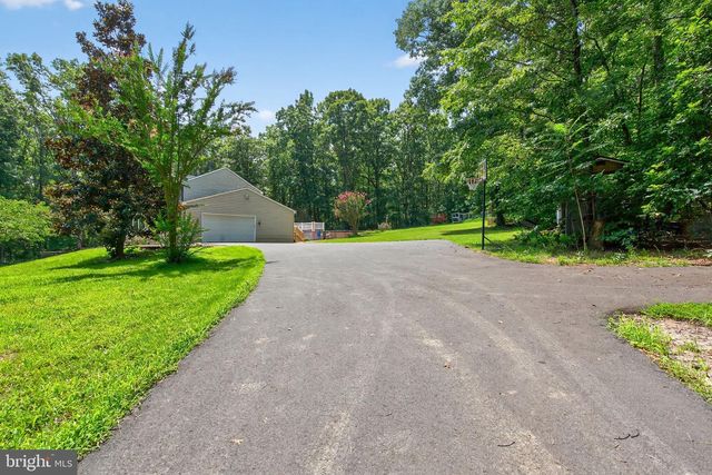 124 FAWN HILLS DR, Fredericksburg, VA 22407