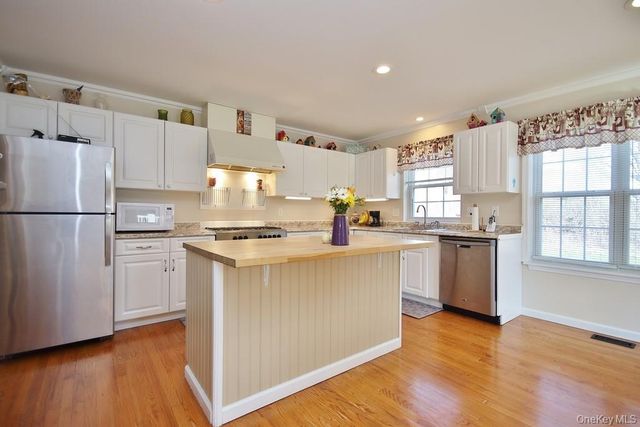 5 Old Field Circle, Pawling, NY 12564