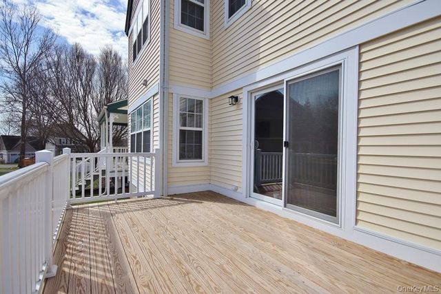 5 Old Field Circle, Pawling, NY 12564