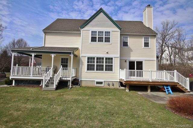 5 Old Field Circle, Pawling, NY 12564