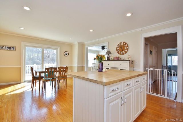 5 Old Field Circle, Pawling, NY 12564