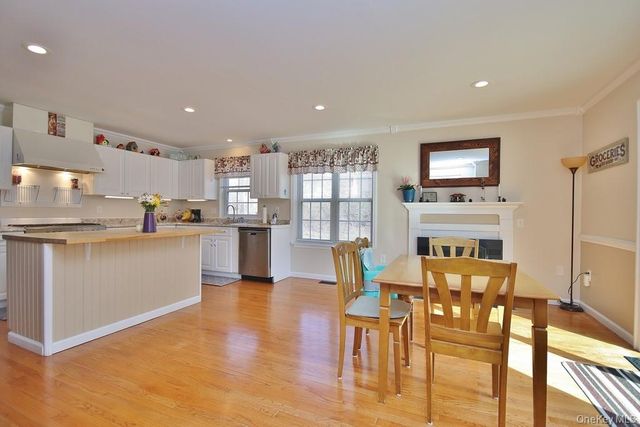 5 Old Field Circle, Pawling, NY 12564