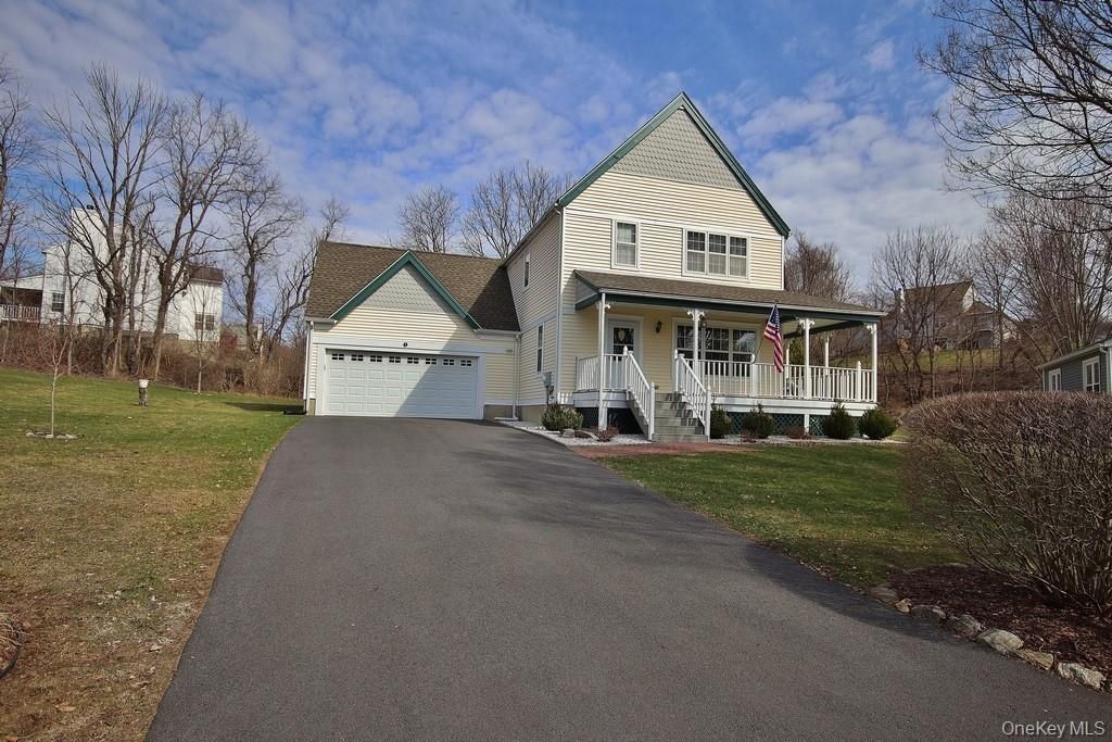 5 Old Field Circle, Pawling, NY 12564