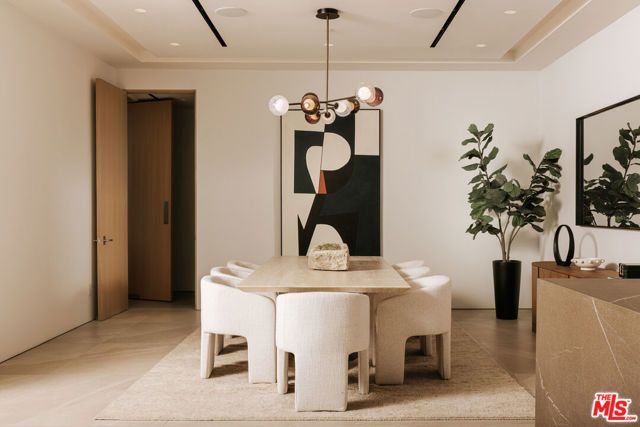 2180 Stradella Road, Los Angeles, CA 90077