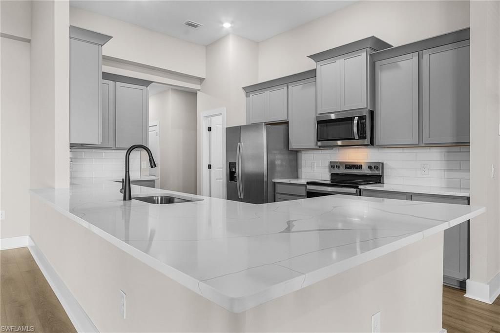 1524 SW 29th ST, CAPE CORAL, FL 33914 — photo 2