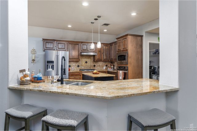 9026 Colfax, Helotes, TX 78023