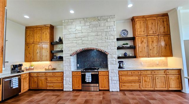 189 Moccasin CYN, Cedar Creek, TX 78612