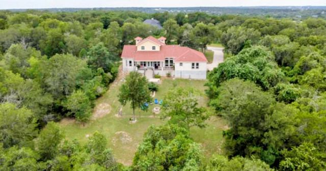 189 Moccasin CYN, Cedar Creek, TX 78612