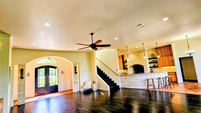 189 Moccasin CYN, Cedar Creek, TX 78612