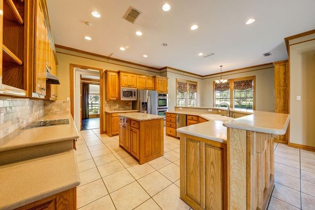 334 FM 2264, Decatur, TX 76234