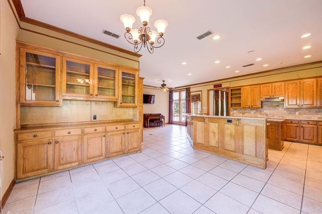 334 FM 2264, Decatur, TX 76234