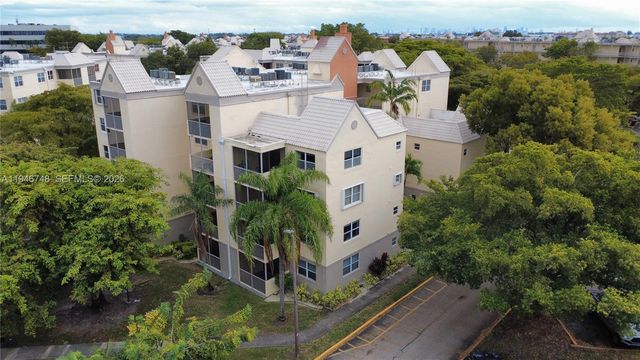 8343 Lake Dr 207, Doral, FL 33166